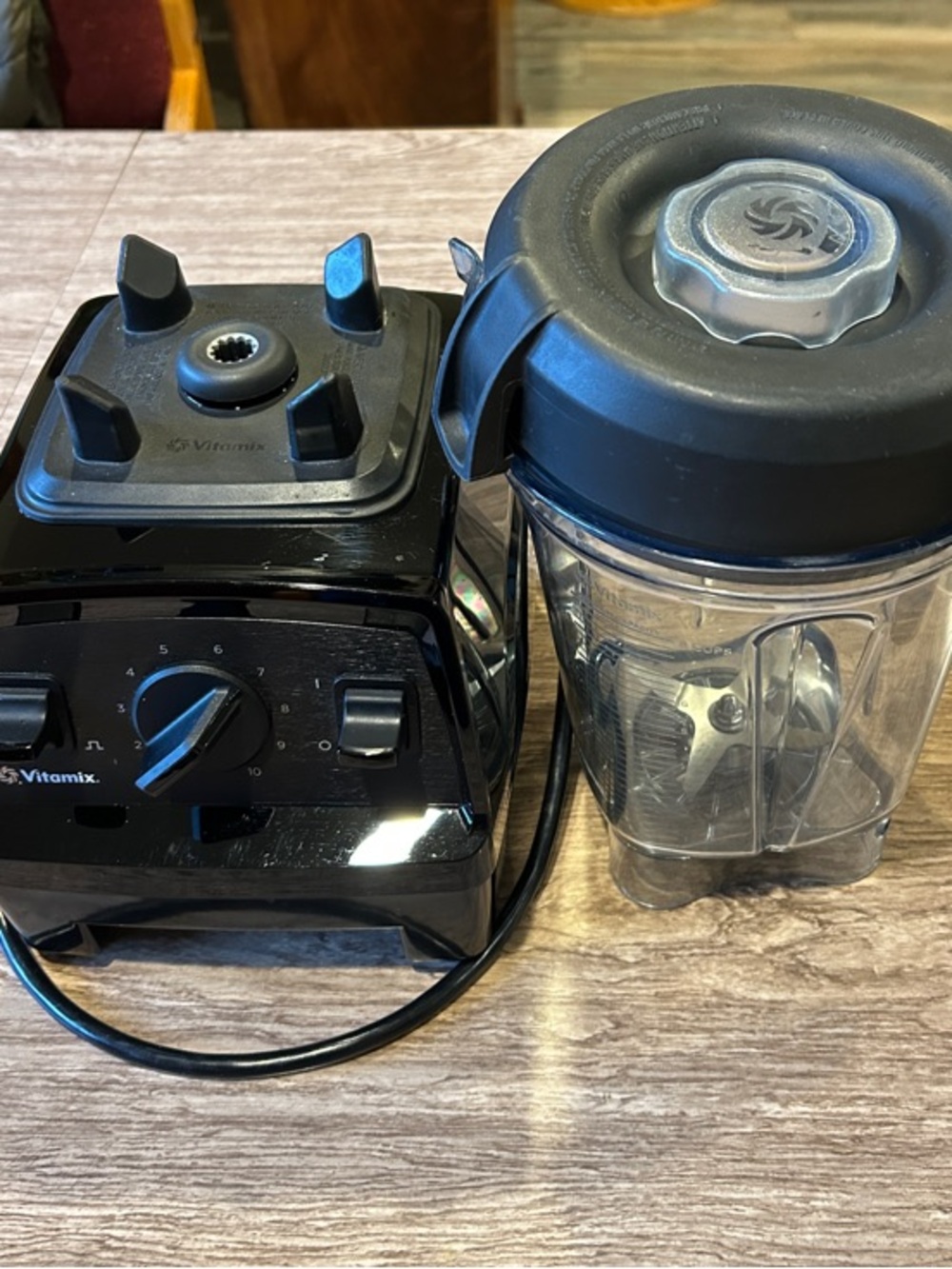 Vitamix Countertop Blender 64 oz. Explorian, like new